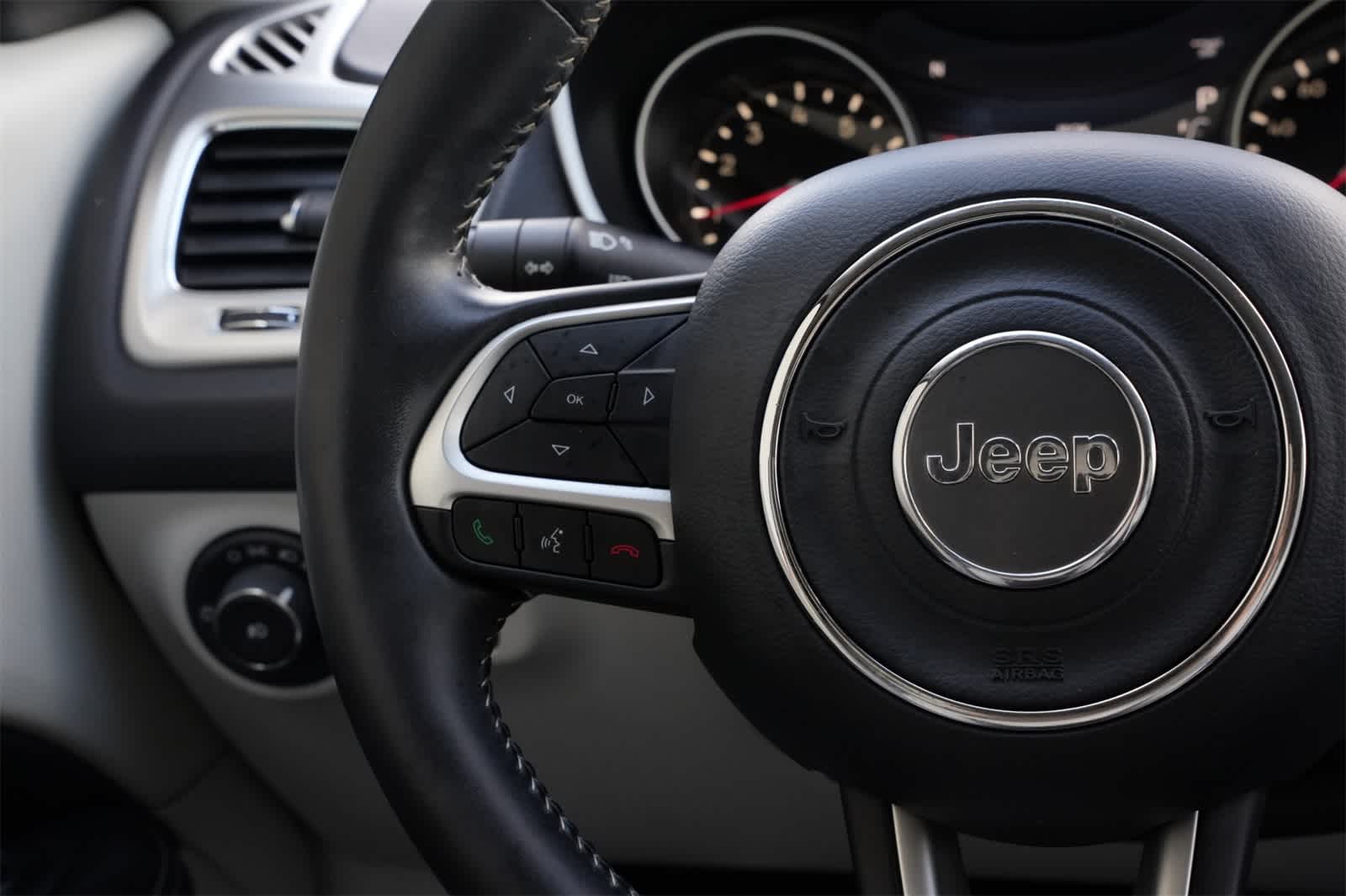 2018 Jeep Compass Latitude w/Sun/Wheel Pkg