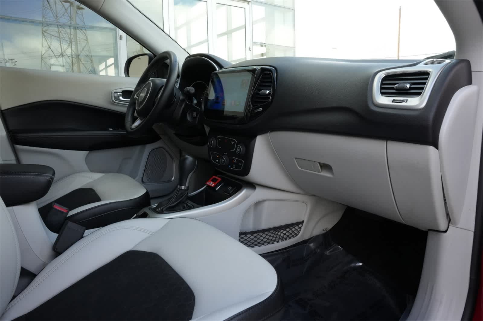 2018 Jeep Compass Latitude w/Sun/Wheel Pkg