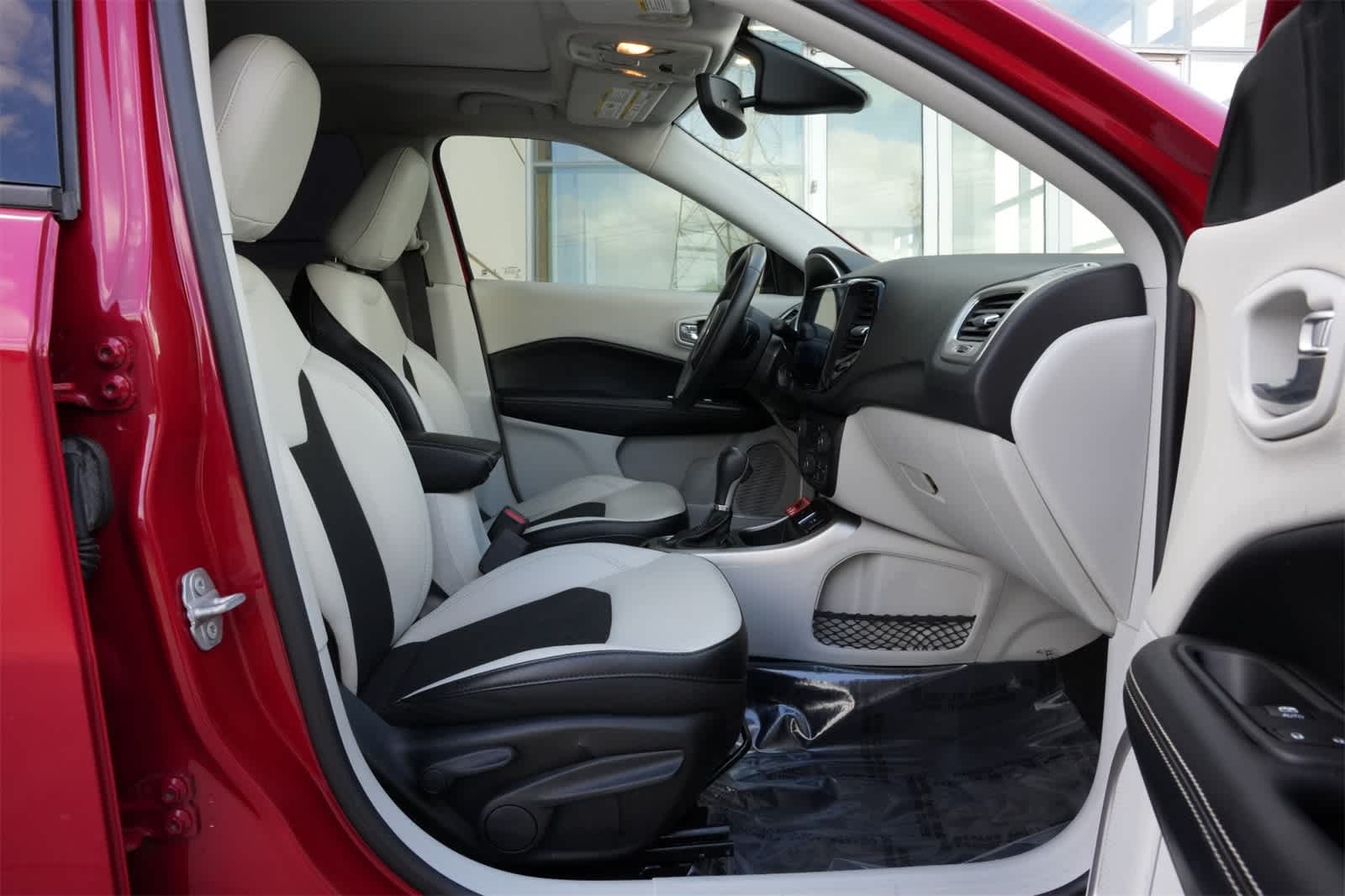 2018 Jeep Compass Latitude w/Sun/Wheel Pkg