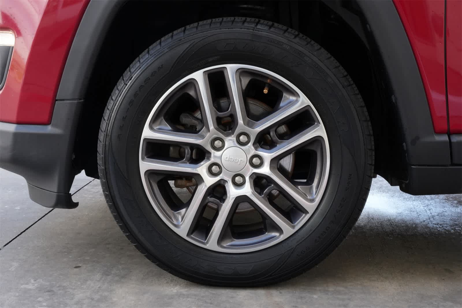 2018 Jeep Compass Latitude w/Sun/Wheel Pkg