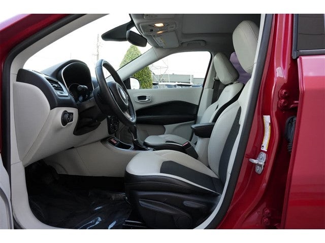 2018 Jeep Compass Latitude w/Sun/Wheel Pkg