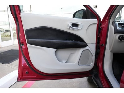 2018 Jeep Compass Latitude w/Sun/Wheel Pkg