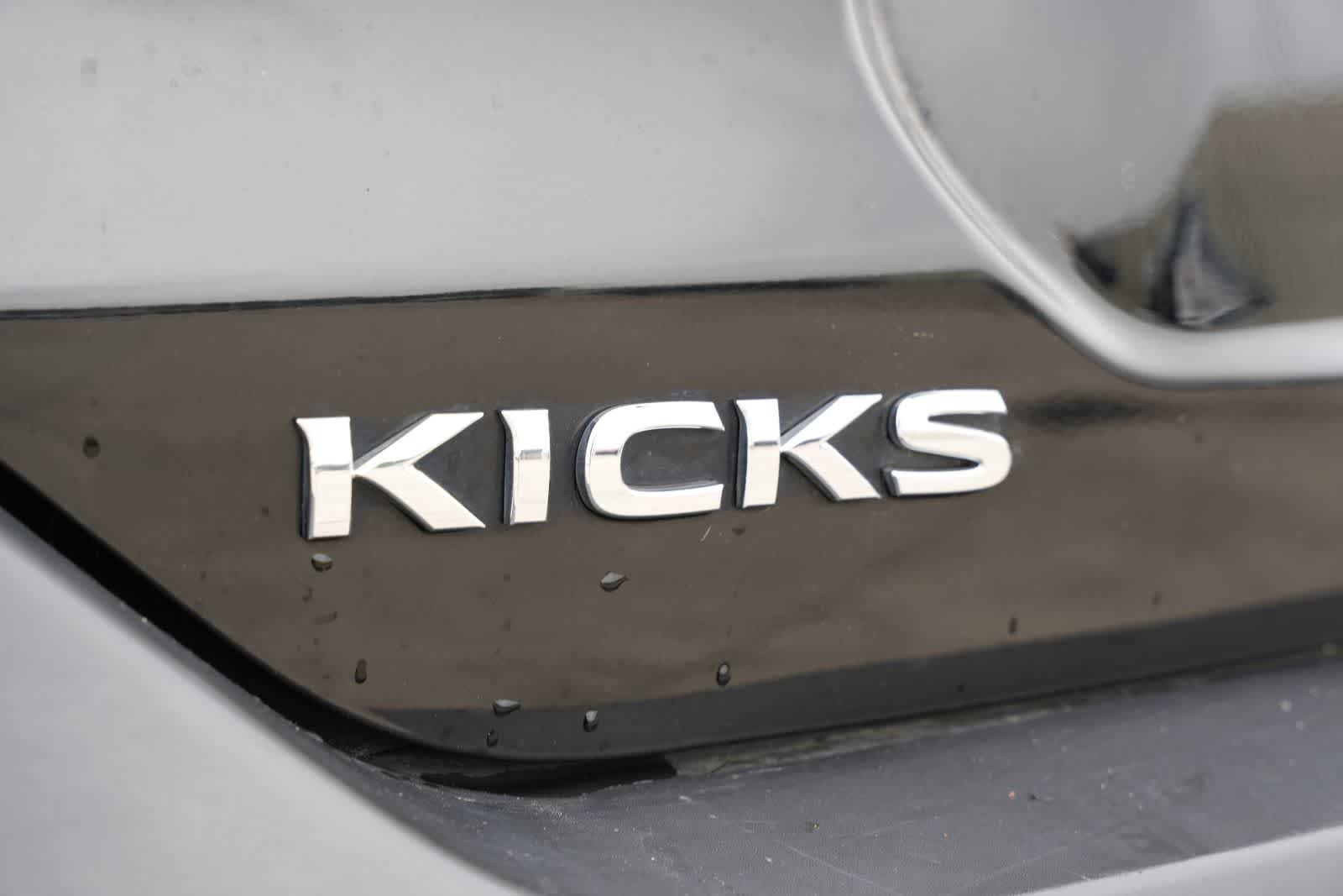 2020 Nissan Kicks SR