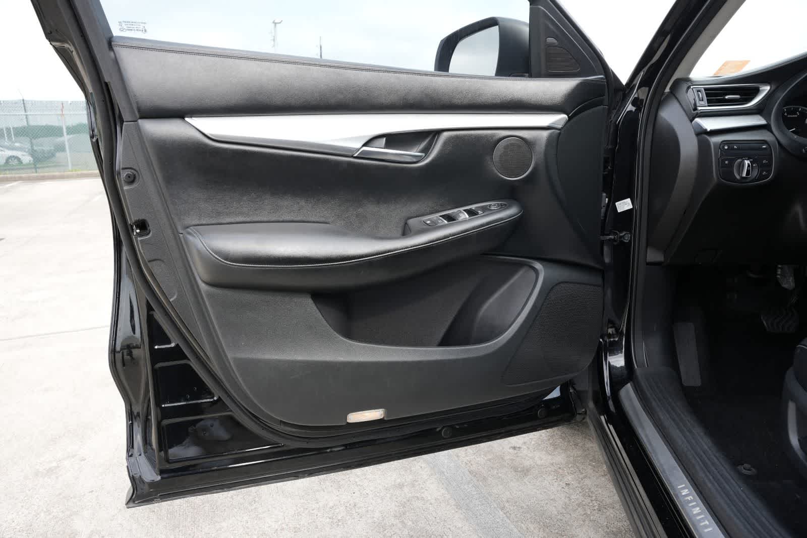 2021 INFINITI QX50 LUXE