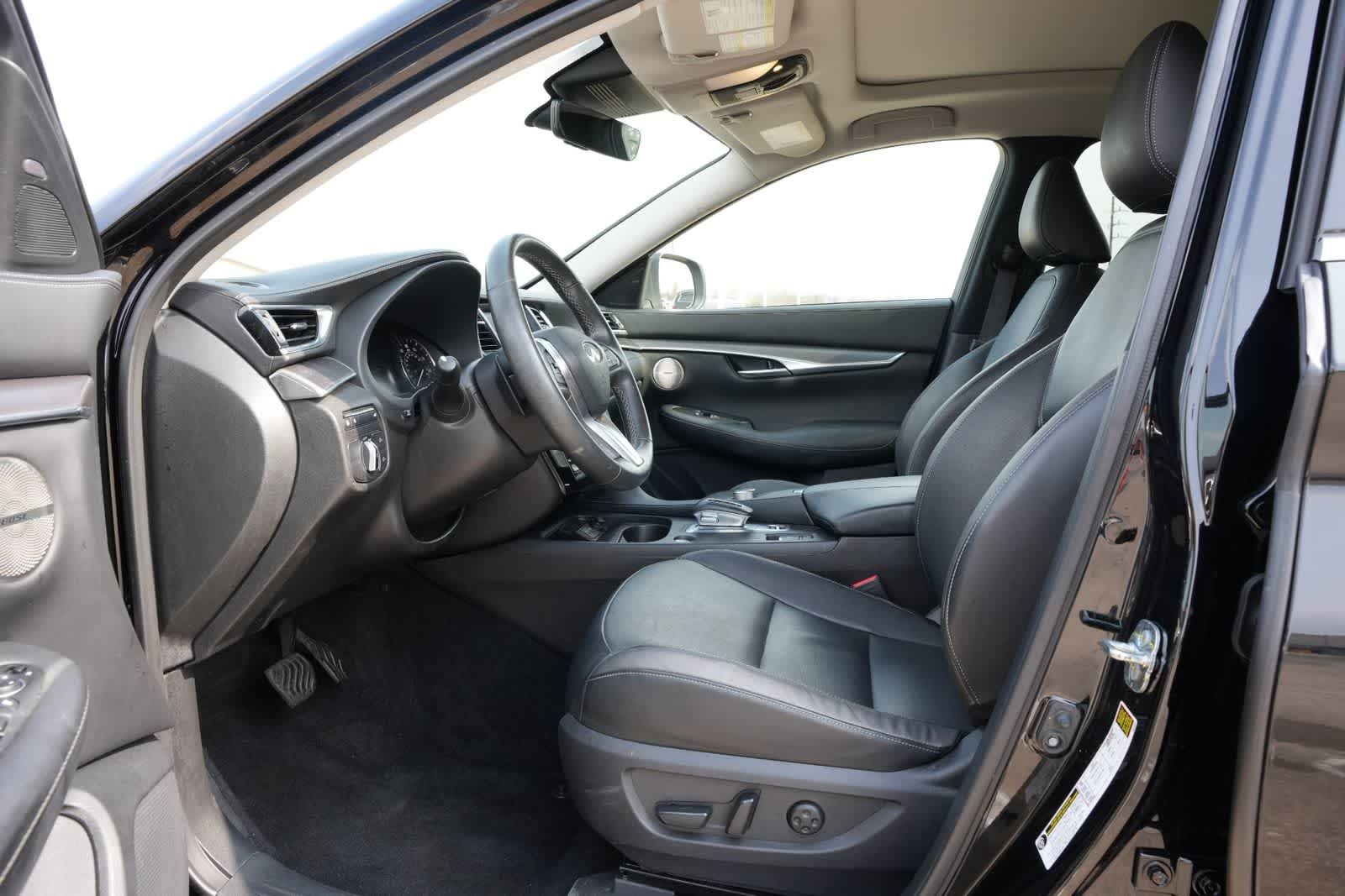 2023 INFINITI QX50 LUXE