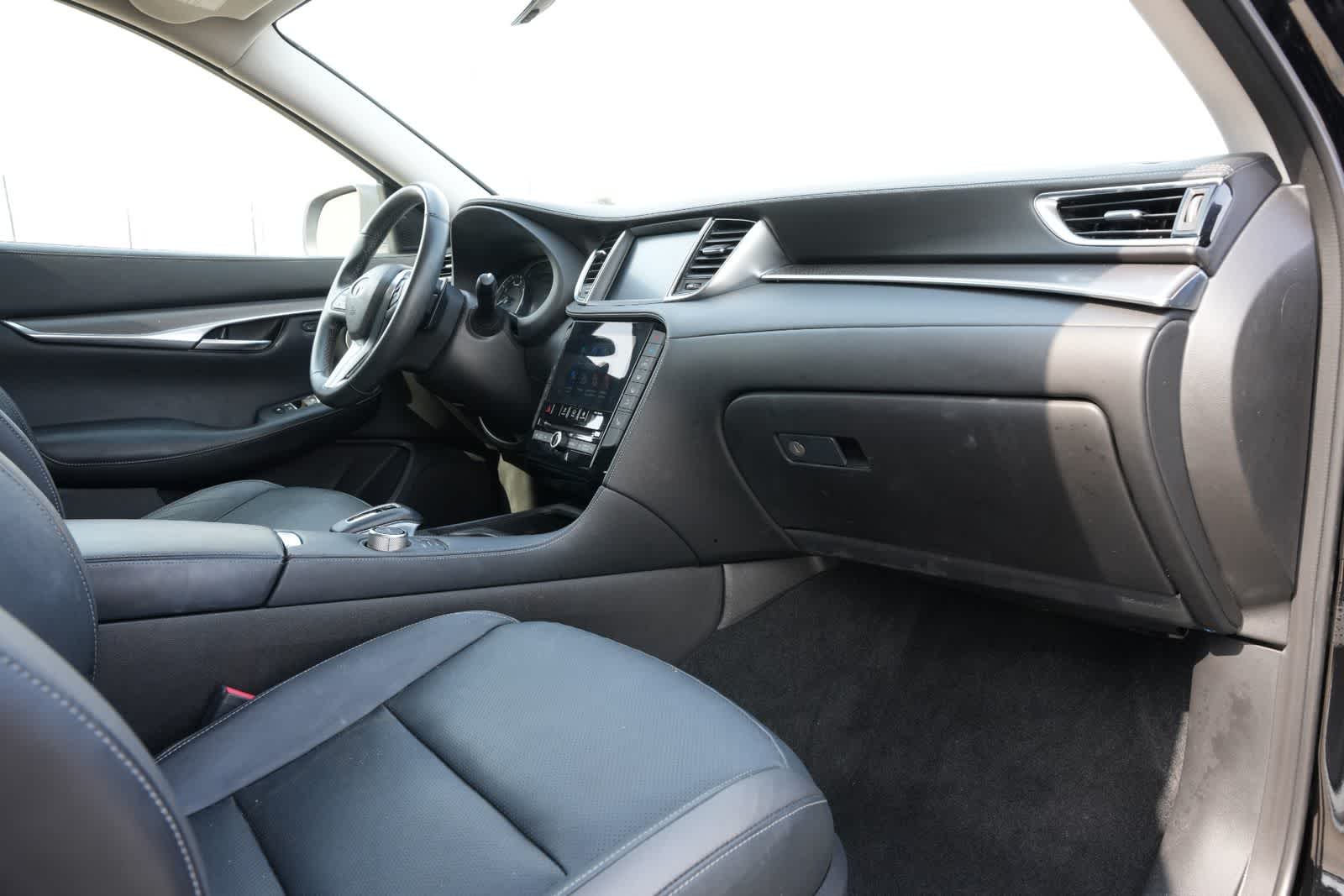 2023 INFINITI QX50 LUXE