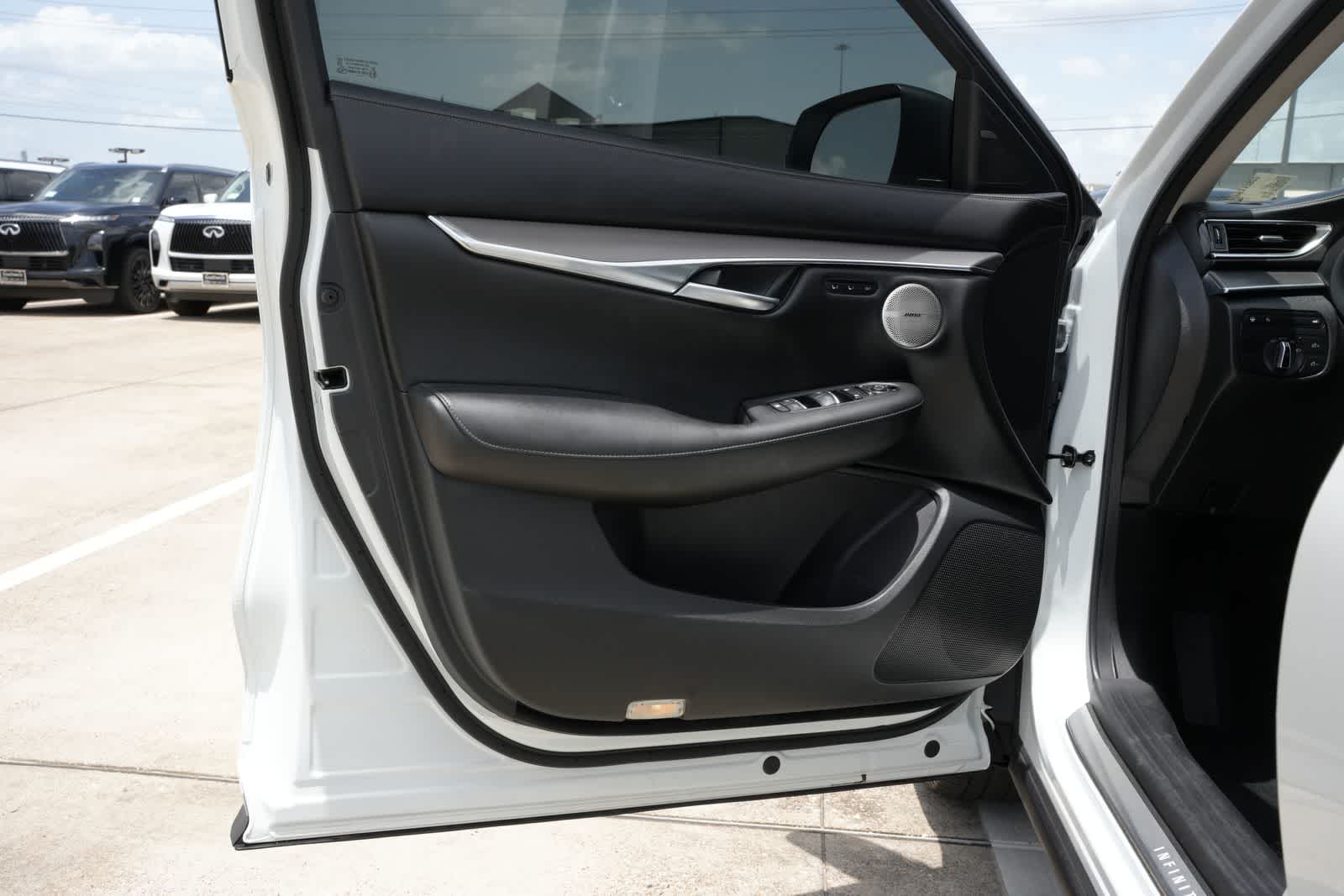 2023 INFINITI QX50 LUXE