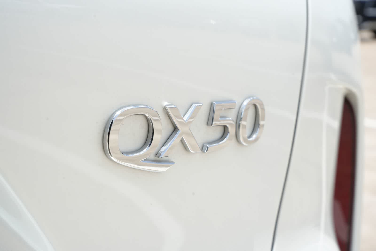 2023 INFINITI QX50 LUXE