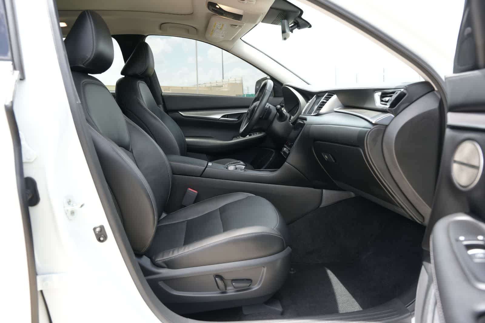 2023 INFINITI QX50 LUXE