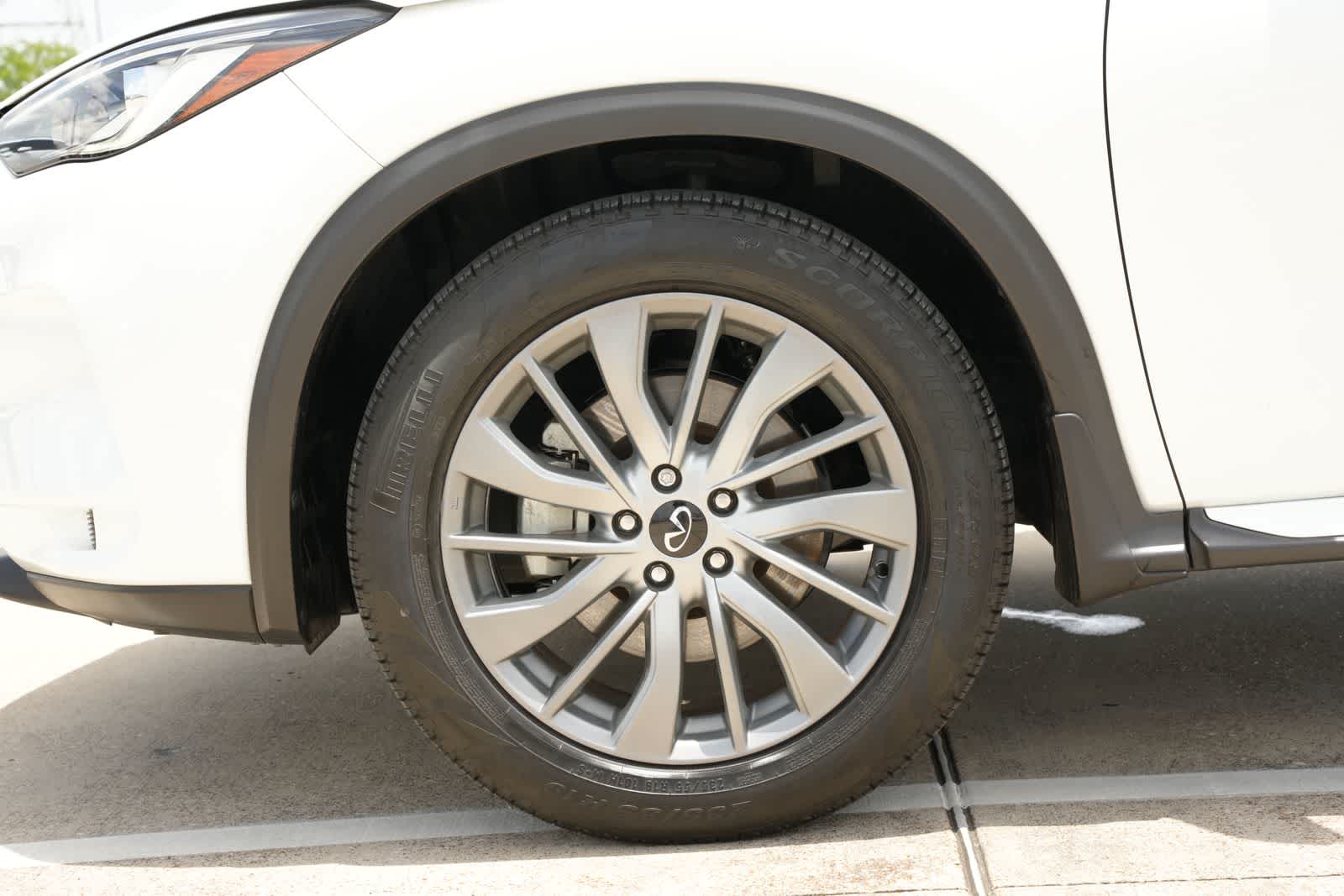 2023 INFINITI QX50 LUXE
