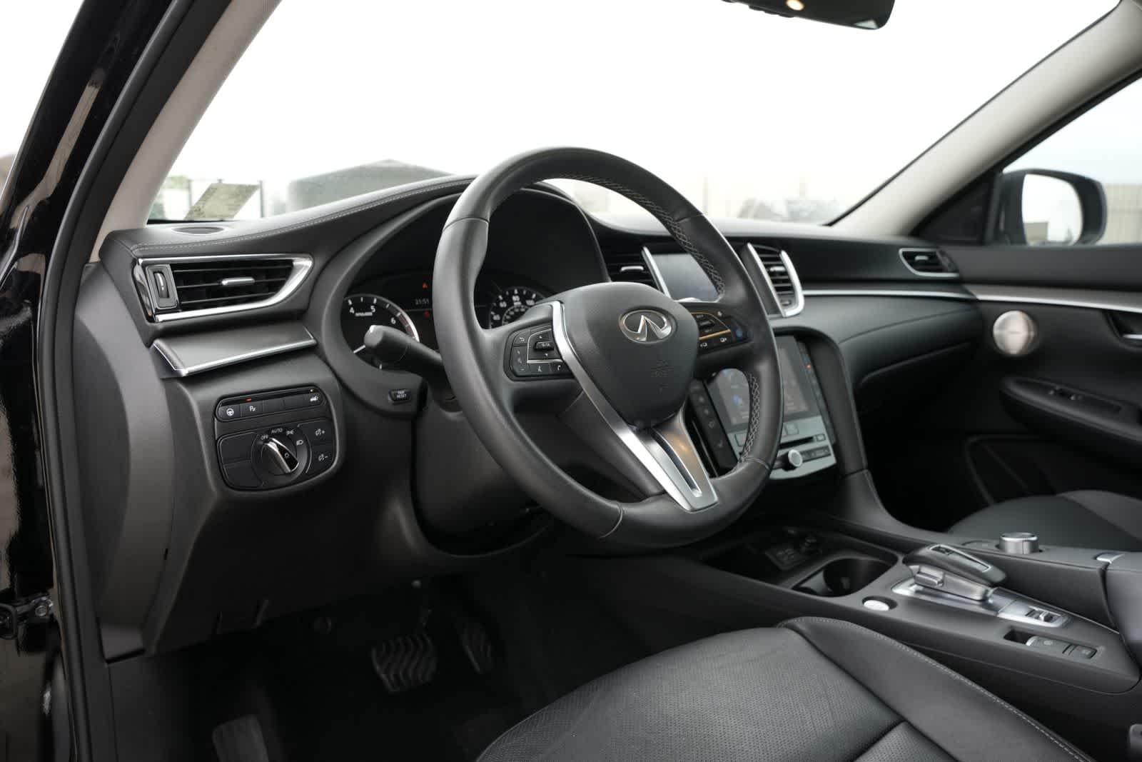 2023 INFINITI QX50 LUXE