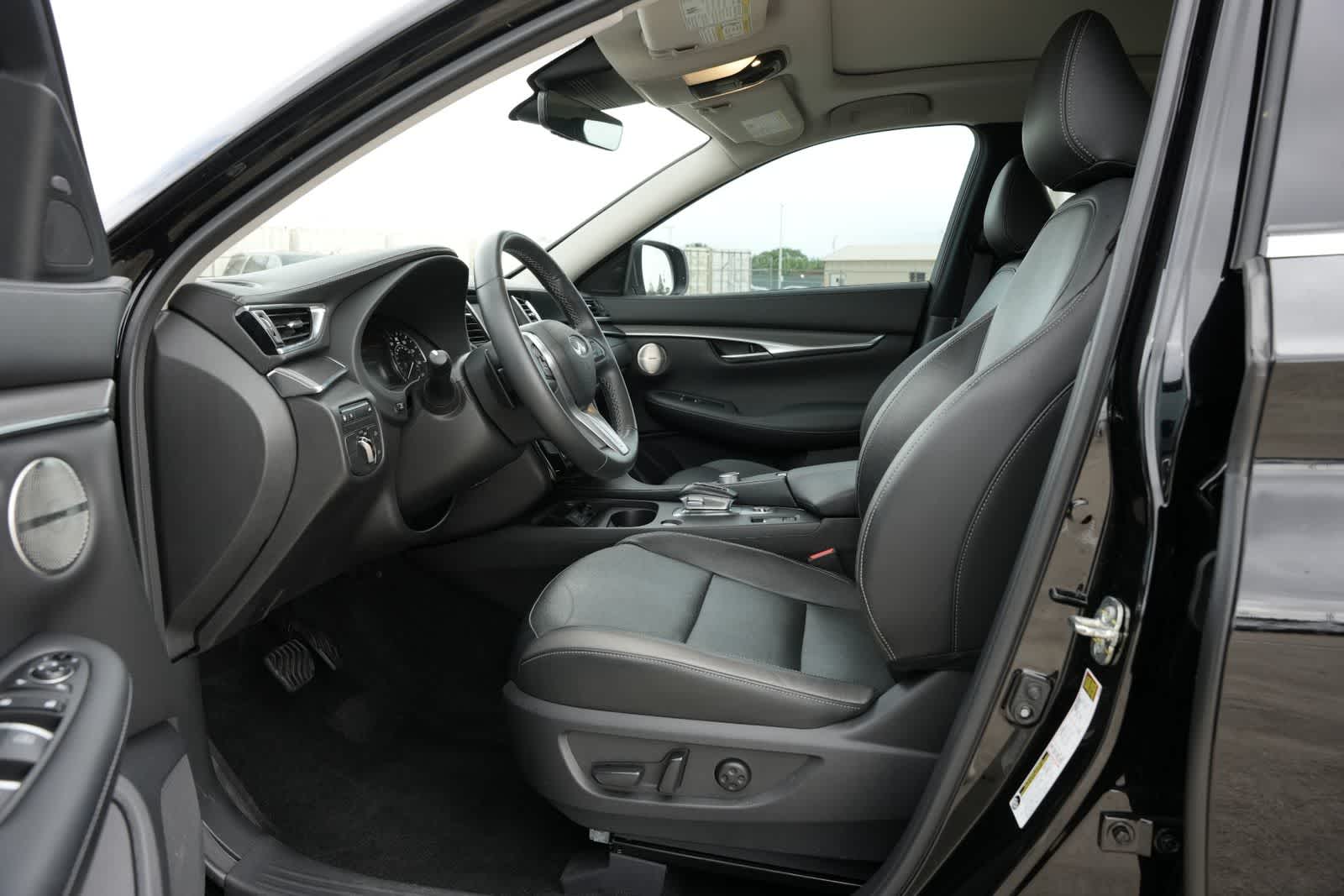 2023 INFINITI QX50 LUXE