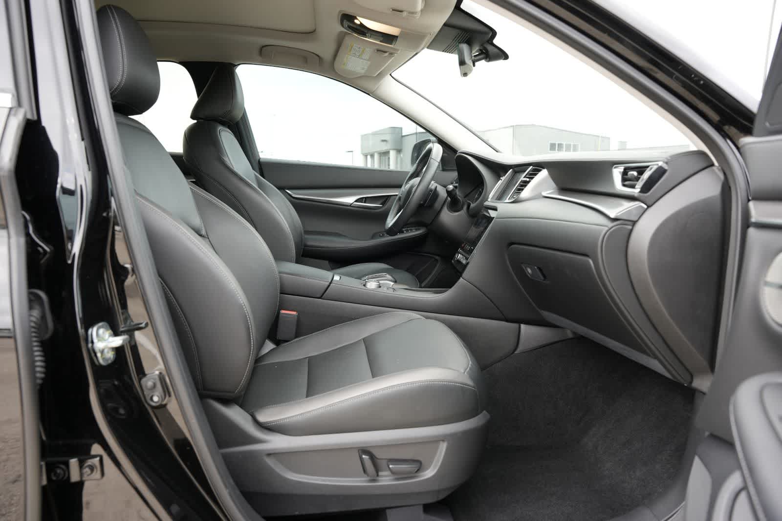 2023 INFINITI QX50 LUXE