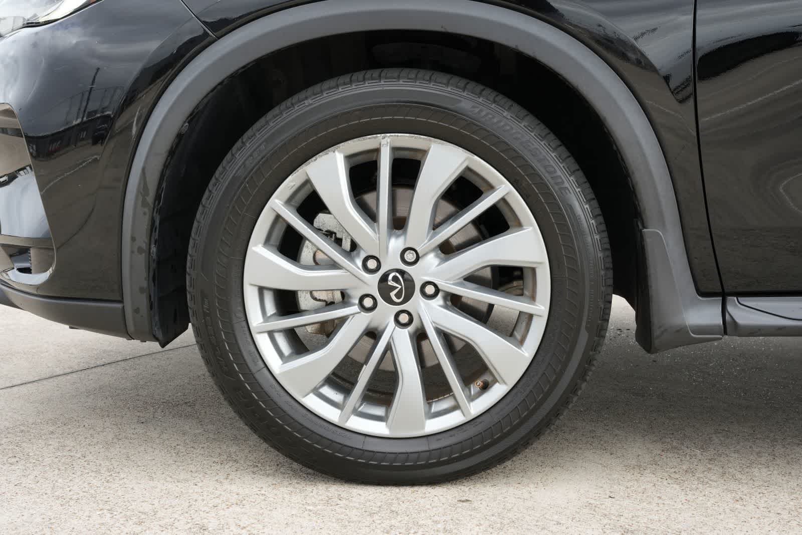 2023 INFINITI QX50 LUXE