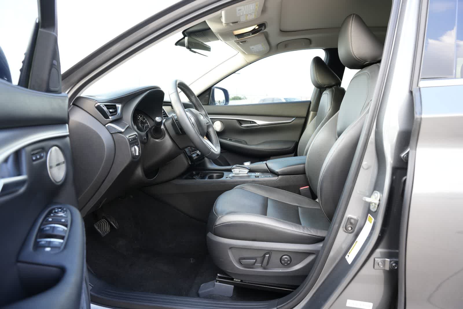 2023 INFINITI QX50 LUXE