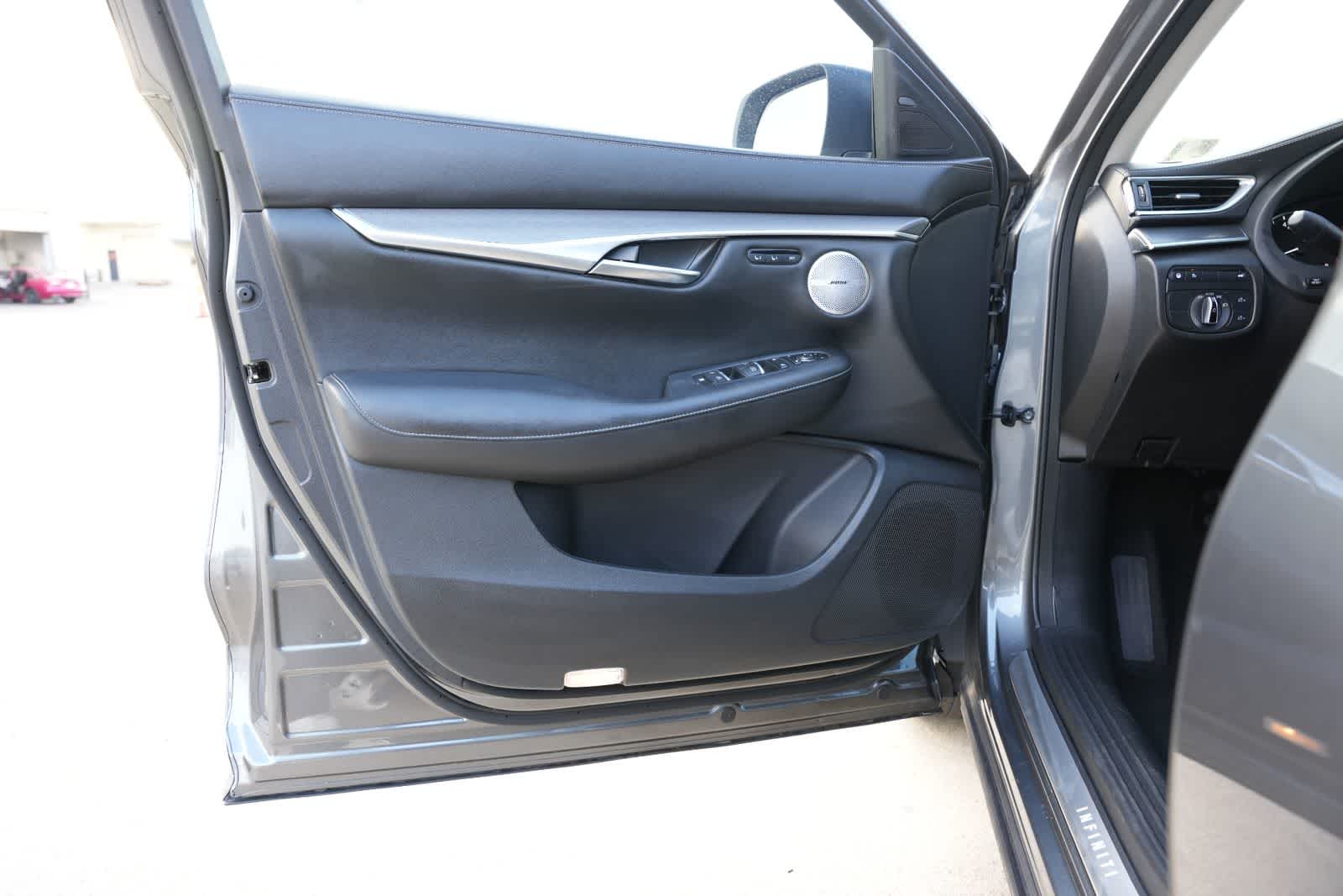 2023 INFINITI QX50 LUXE