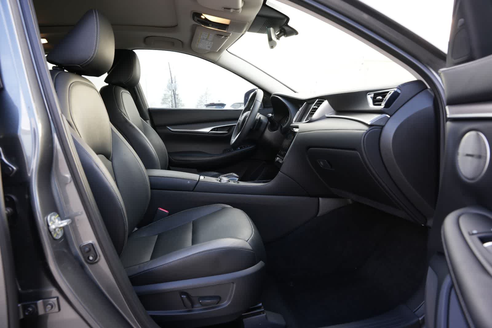 2023 INFINITI QX50 LUXE