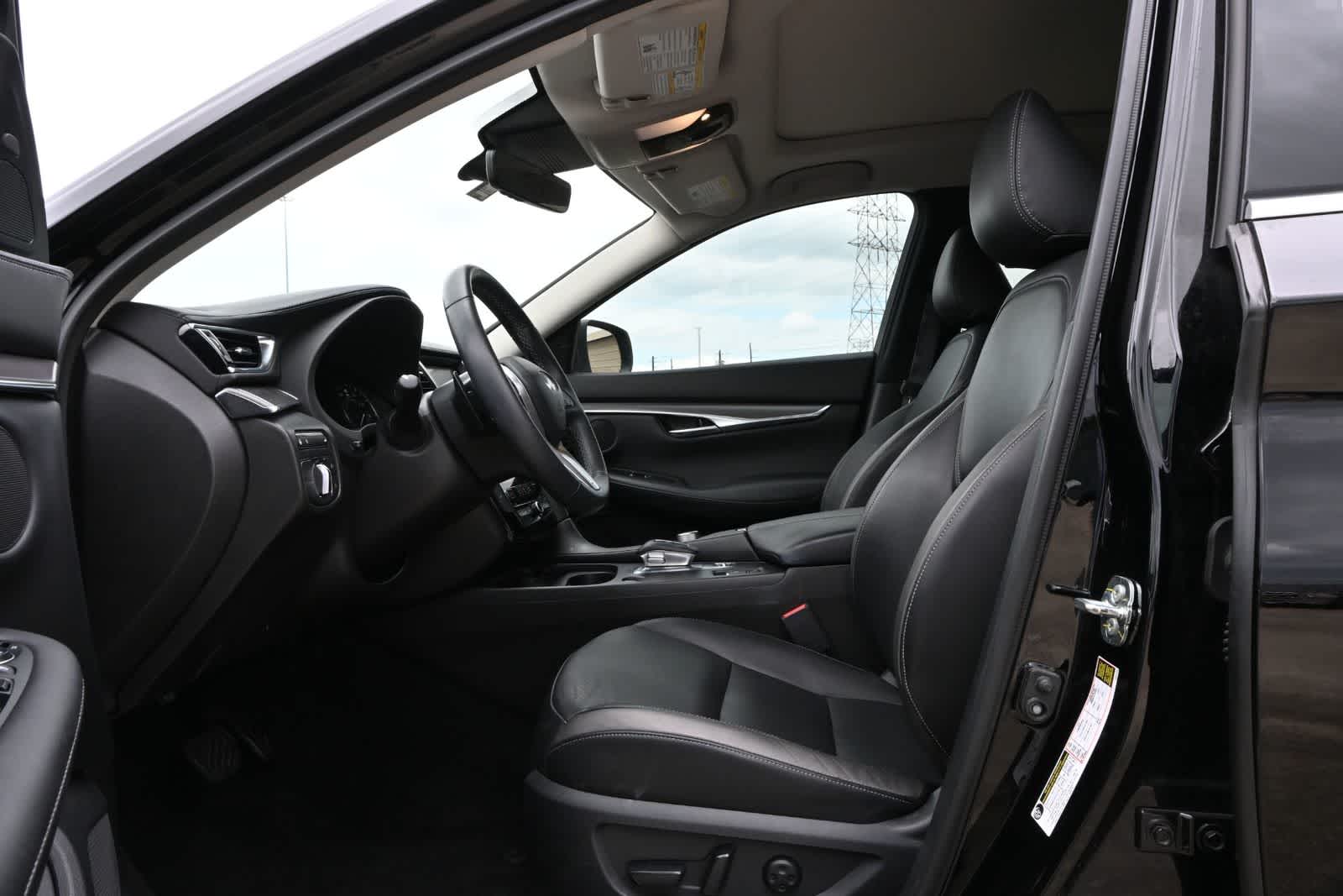 2023 INFINITI QX50 LUXE