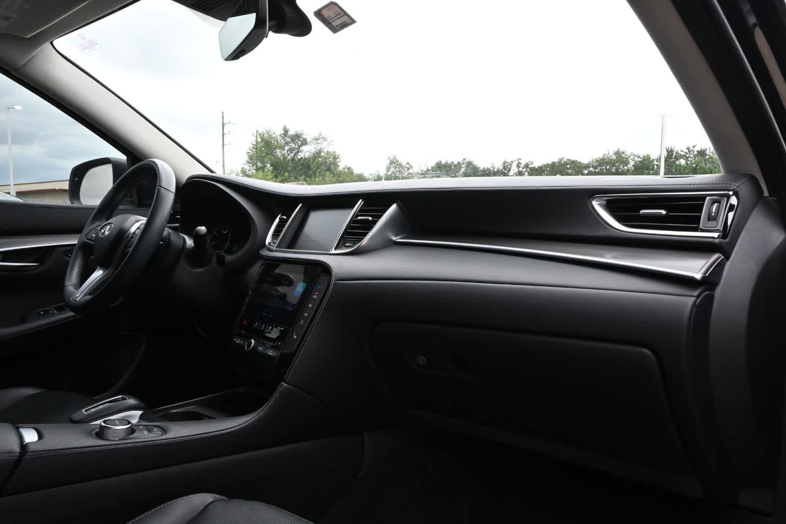 2023 INFINITI QX50 LUXE