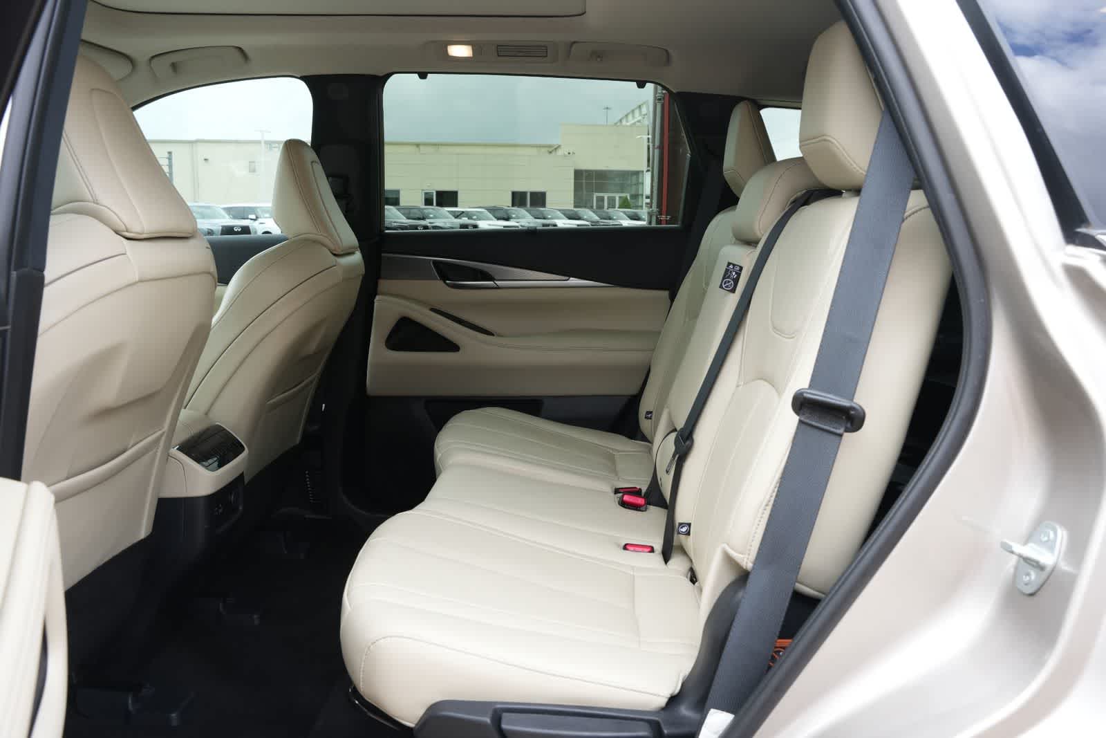 2025 INFINITI QX50 LUXE