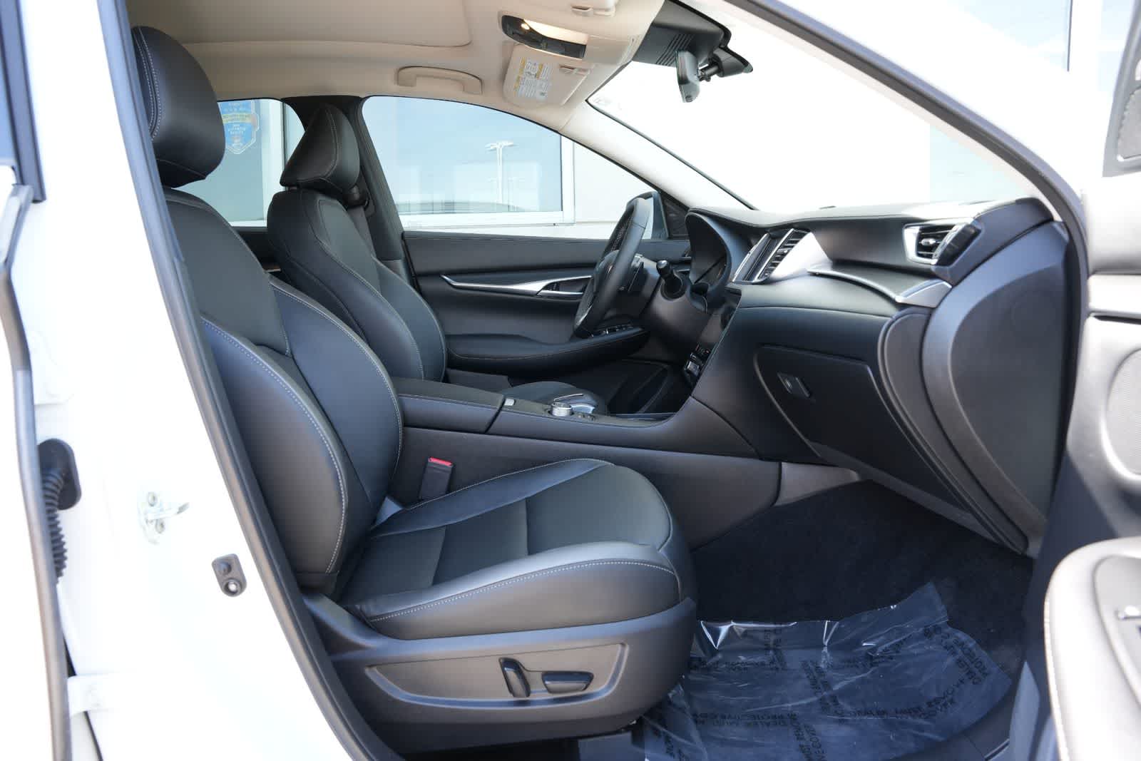 2025 INFINITI QX50 LUXE