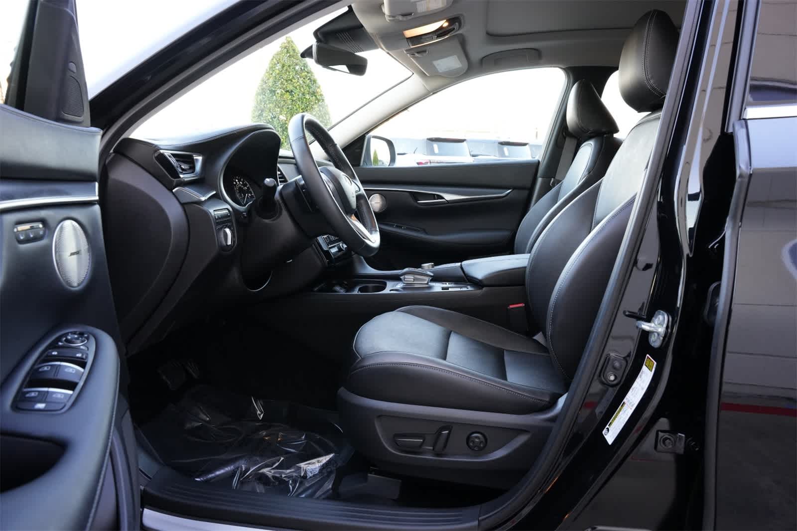 2025 INFINITI QX50 LUXE