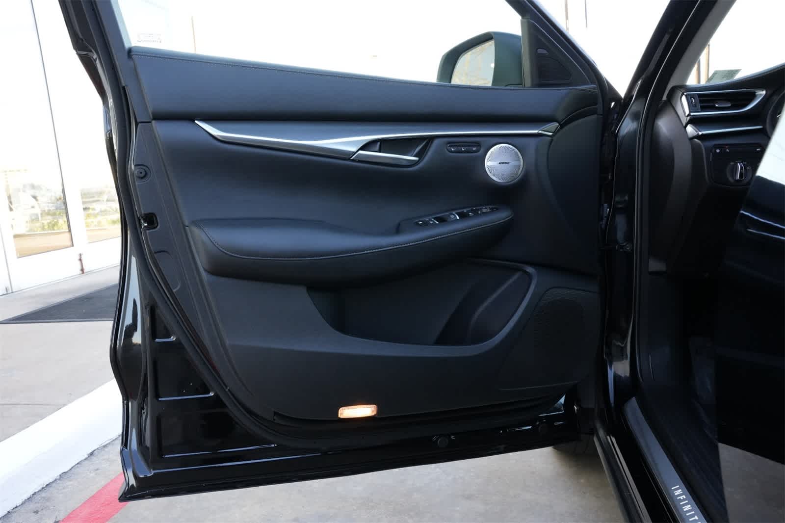 2025 INFINITI QX50 LUXE