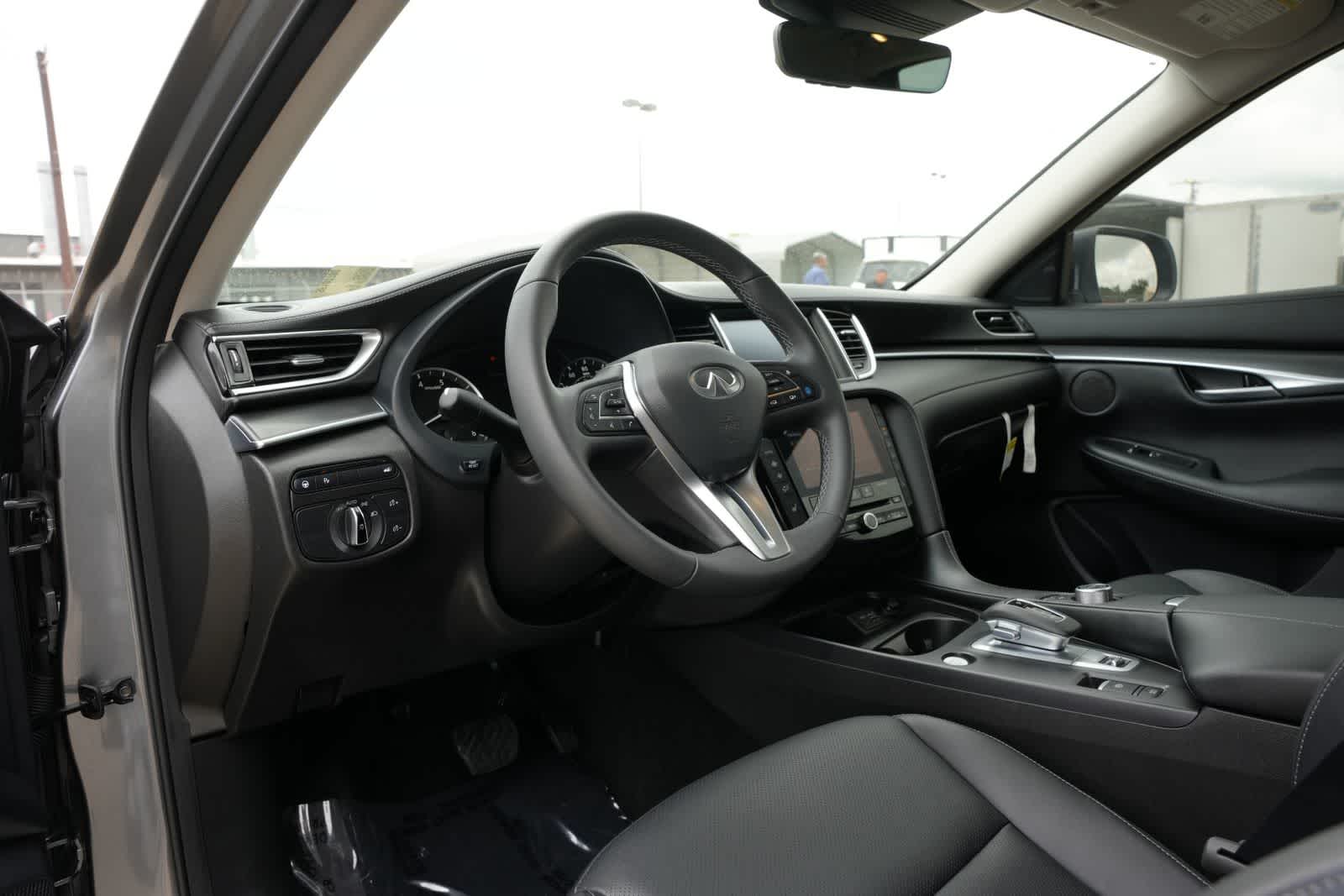 2025 INFINITI QX50 LUXE
