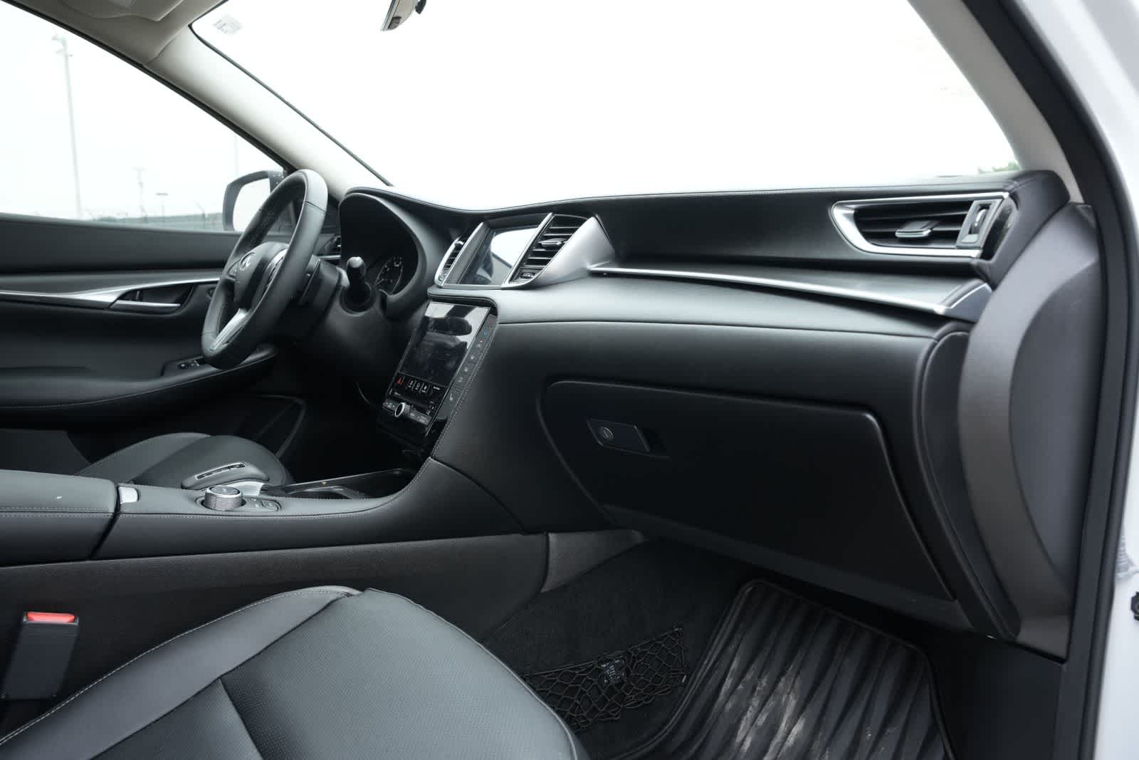 2025 INFINITI QX50 LUXE