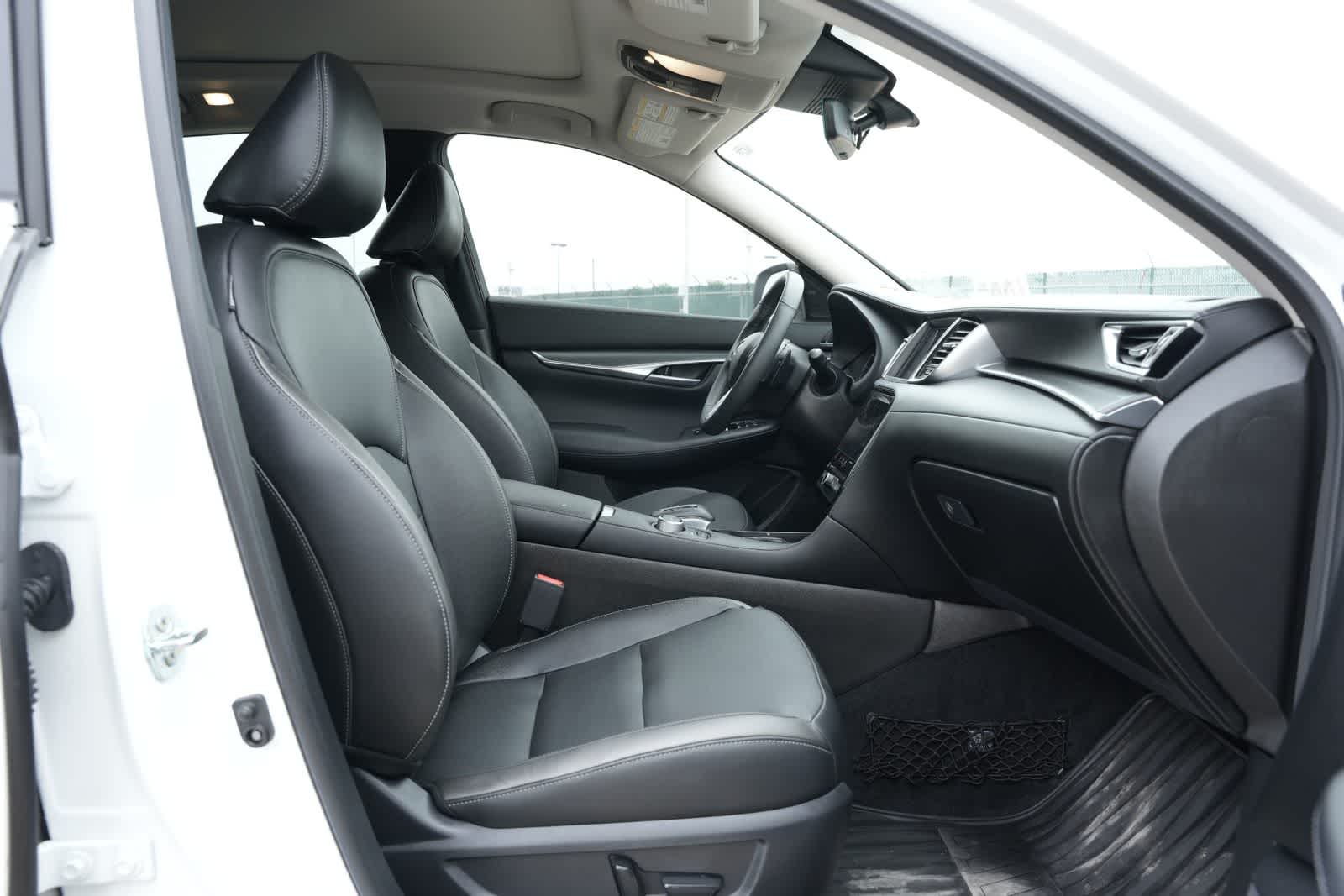 2025 INFINITI QX50 LUXE