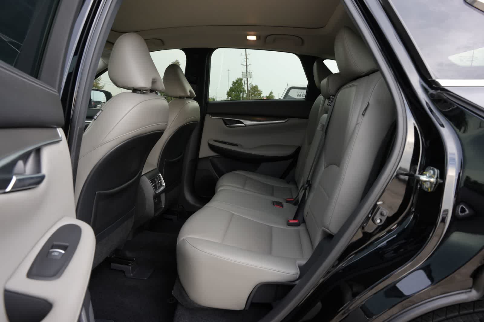 2023 INFINITI QX50 LUXE