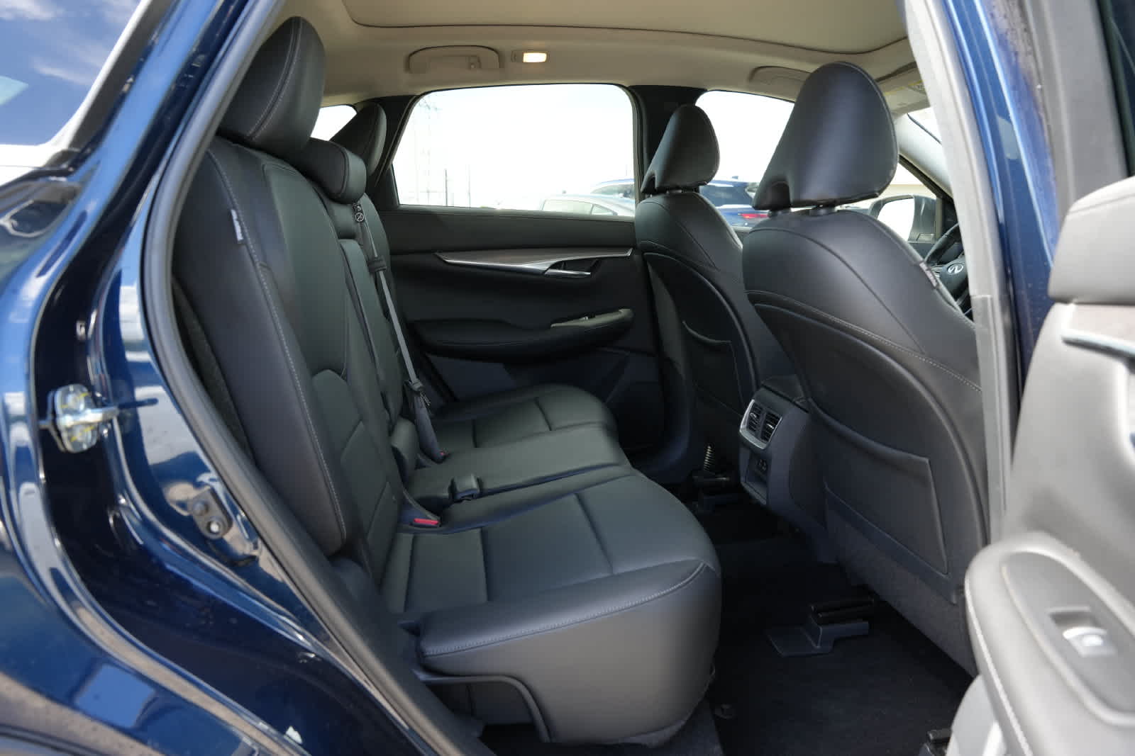 2023 INFINITI QX50 LUXE