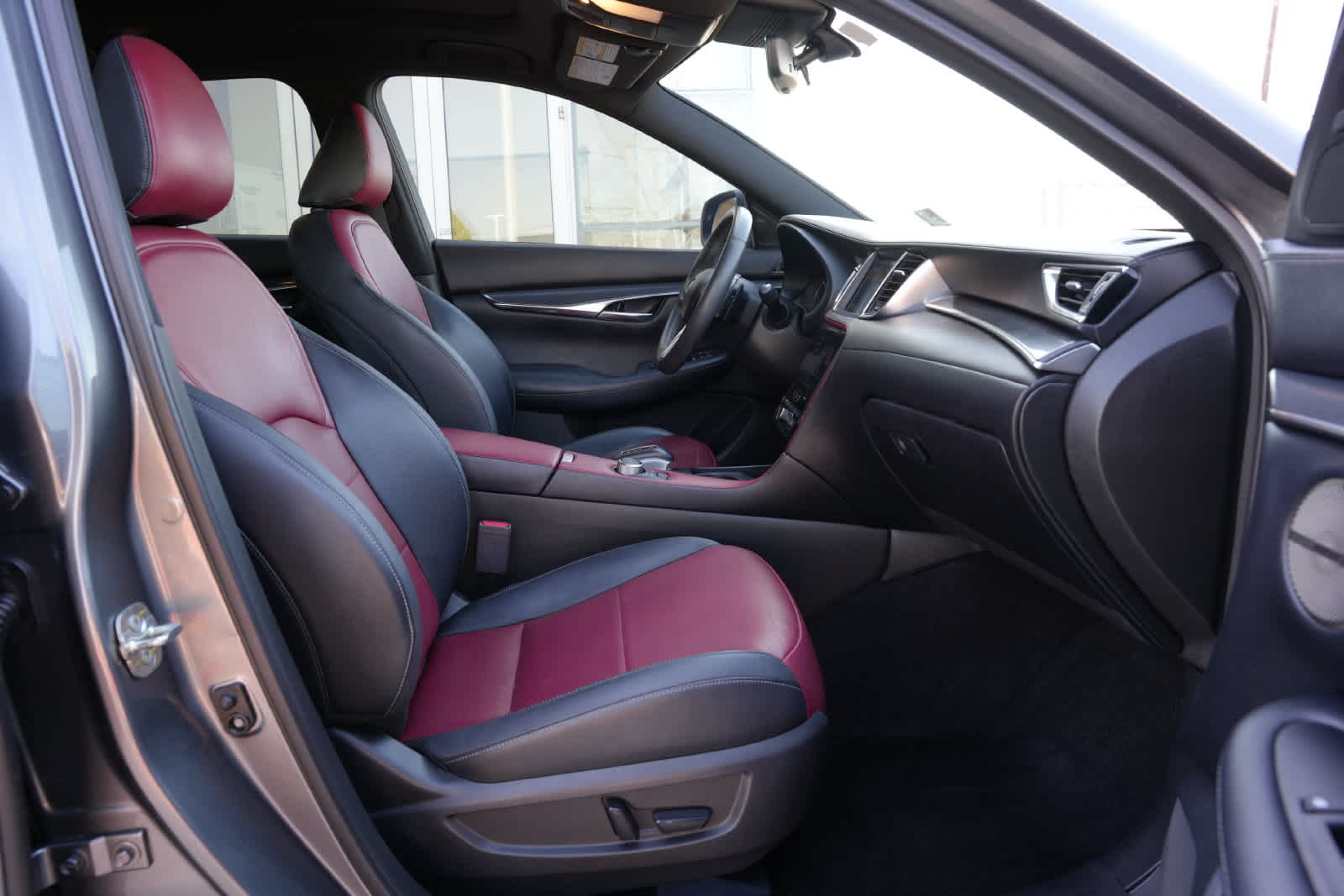 2023 INFINITI QX50 SPORT