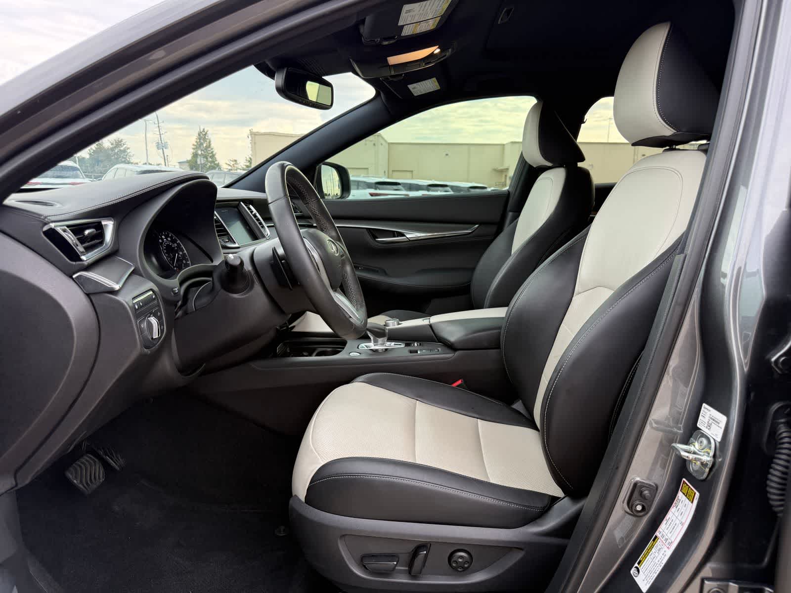 2023 INFINITI QX55 LUXE