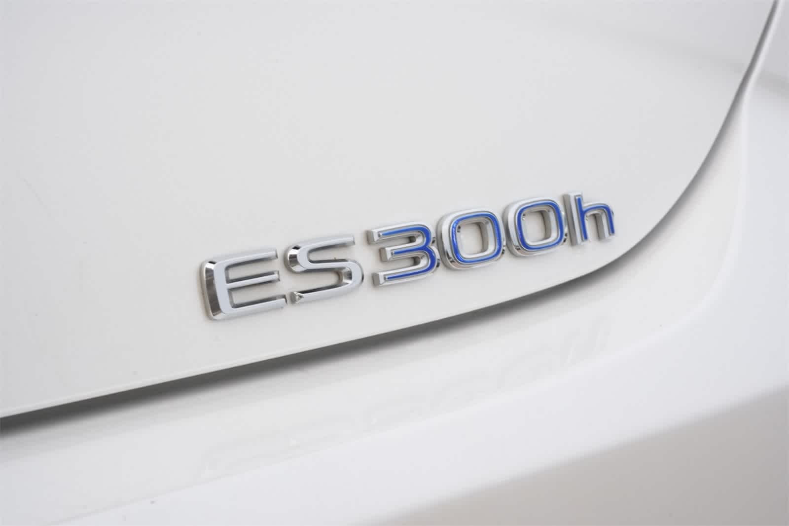 2022 Lexus ES ES 300h