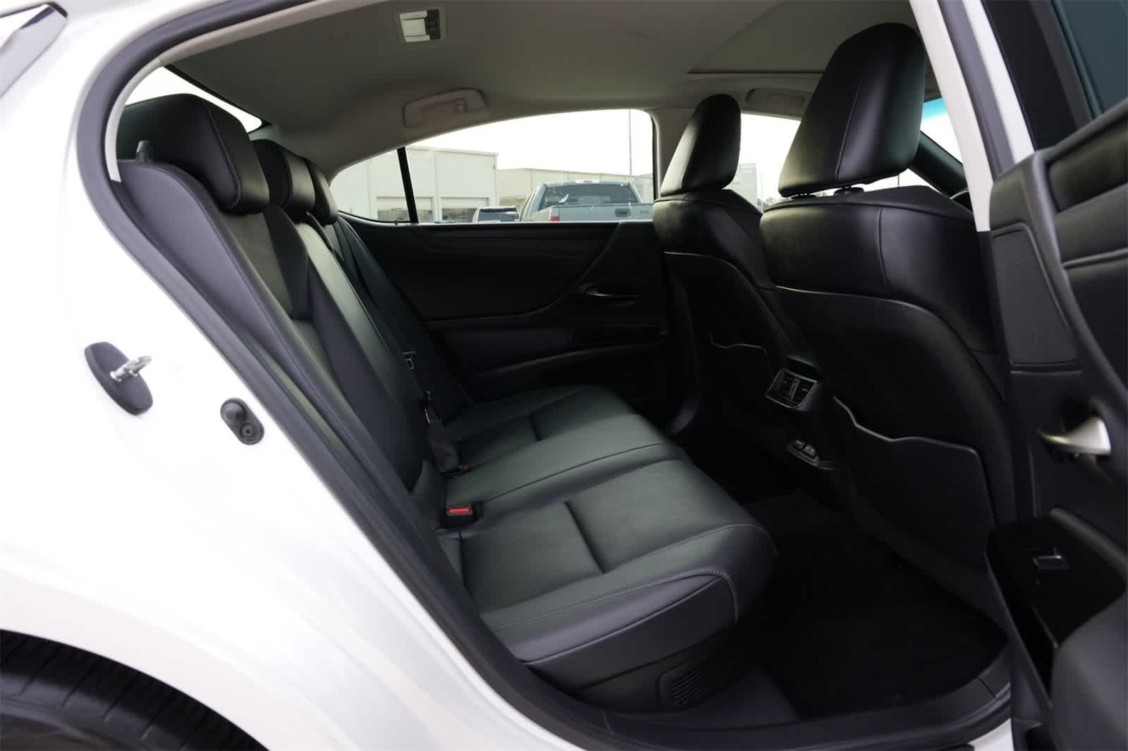 2022 Lexus ES ES 300h