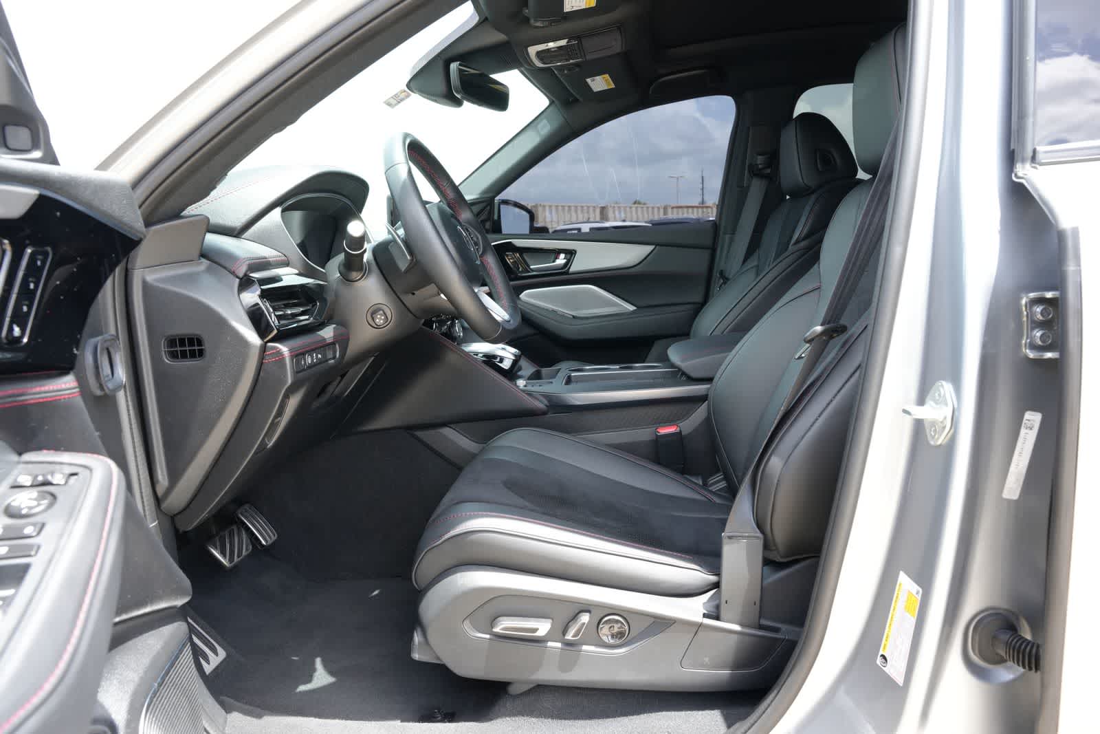 2025 Acura MDX w/A-Spec Package