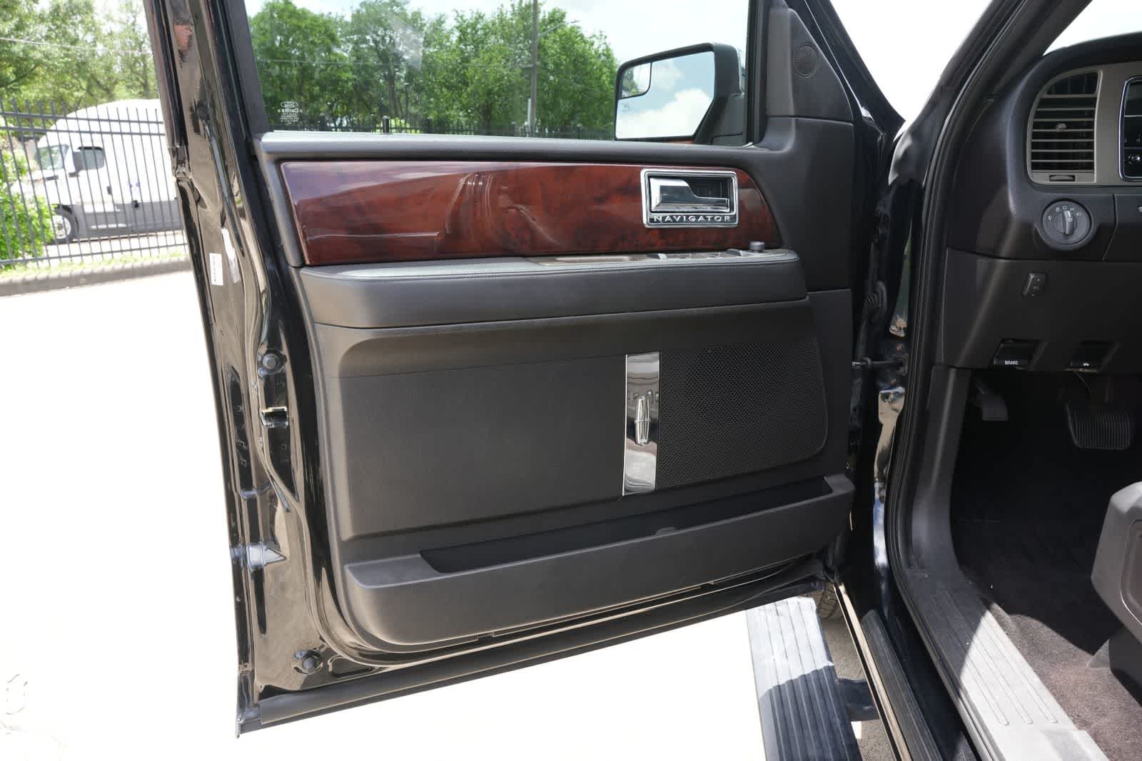 2014 Lincoln Navigator 4WD 4dr