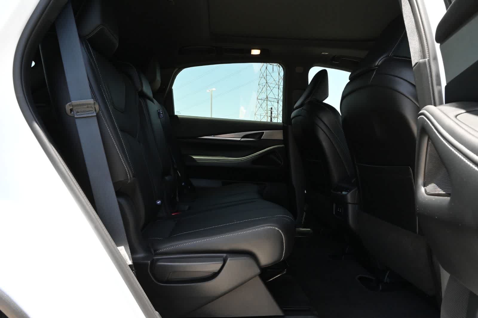 2027 INFINITI QX65 LUXE