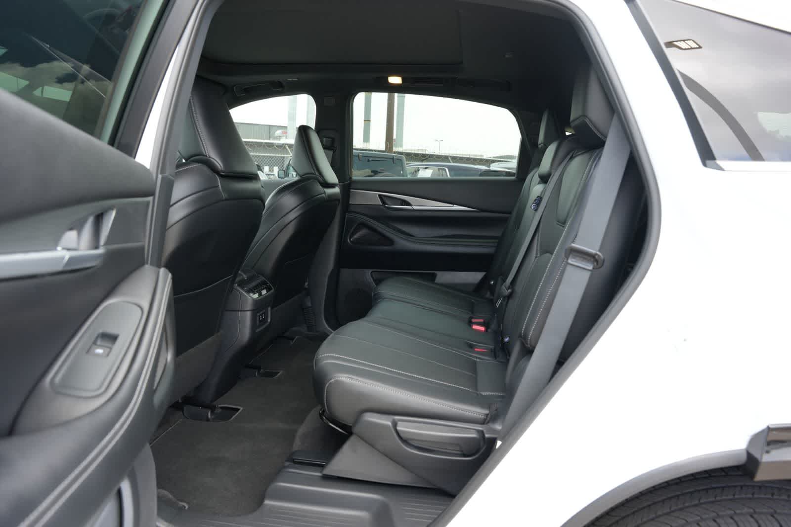 2027 INFINITI QX65 LUXE