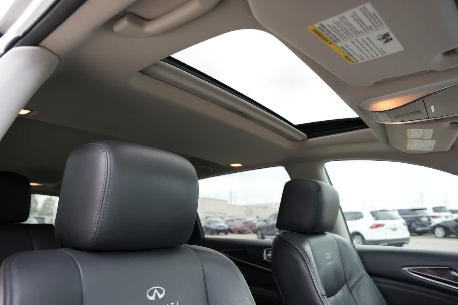 2013 INFINITI JX35 AWD 4dr