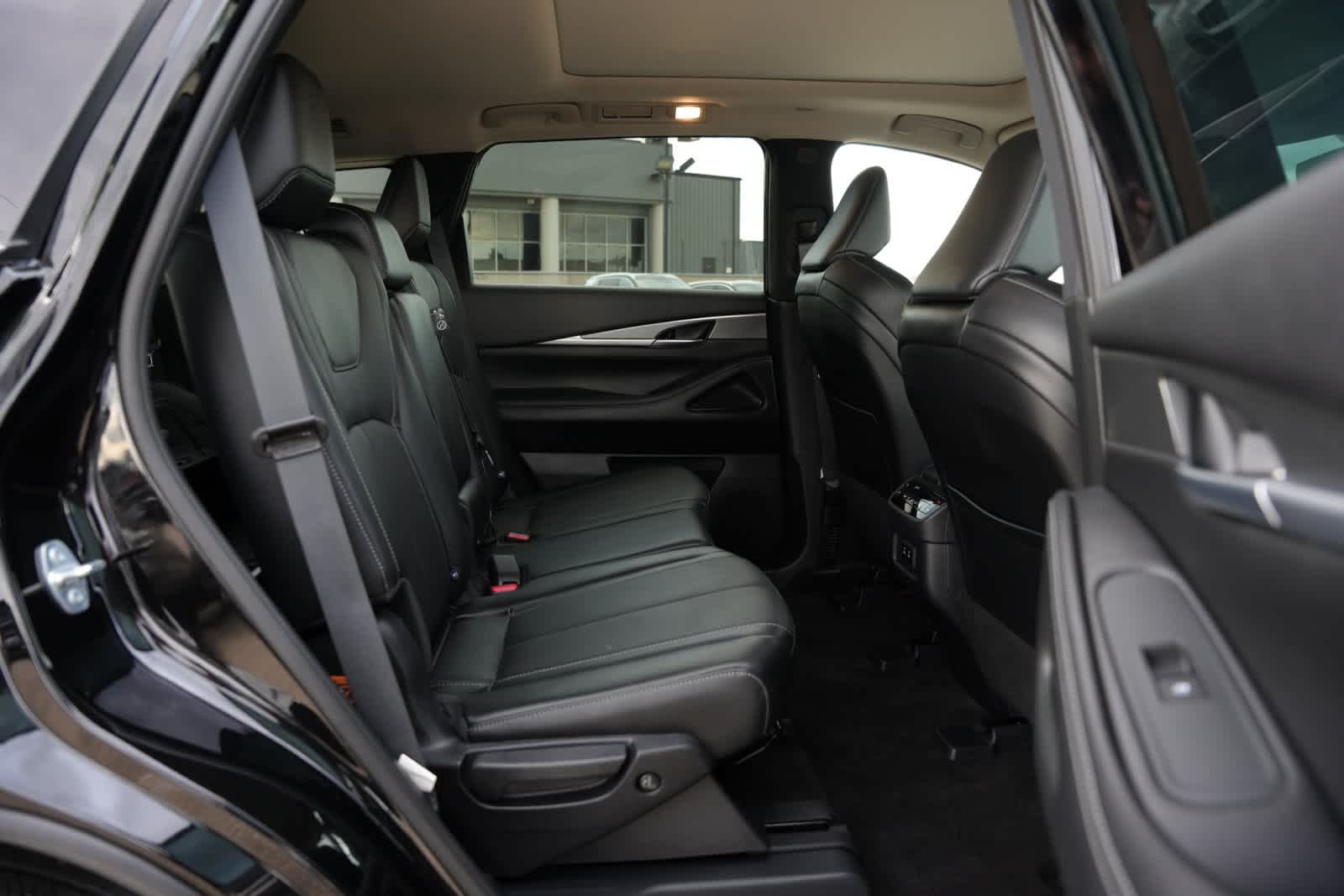 2027 INFINITI QX60 PURE