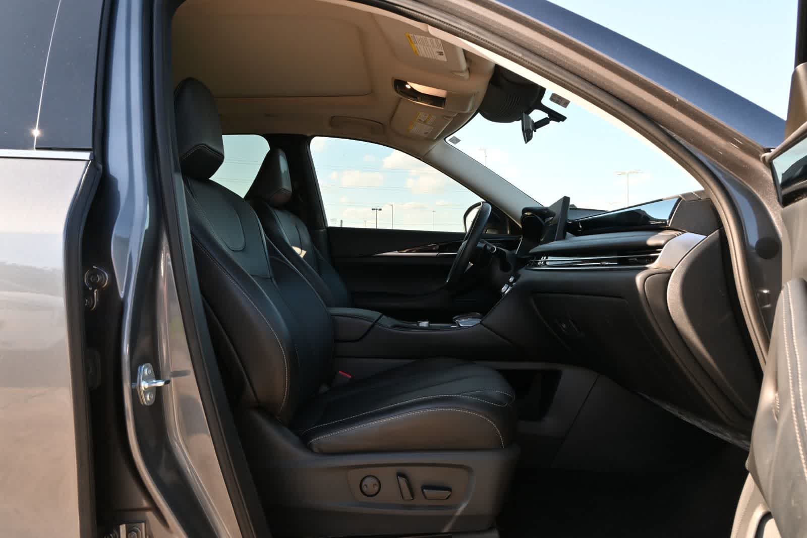2025 INFINITI QX60 PURE