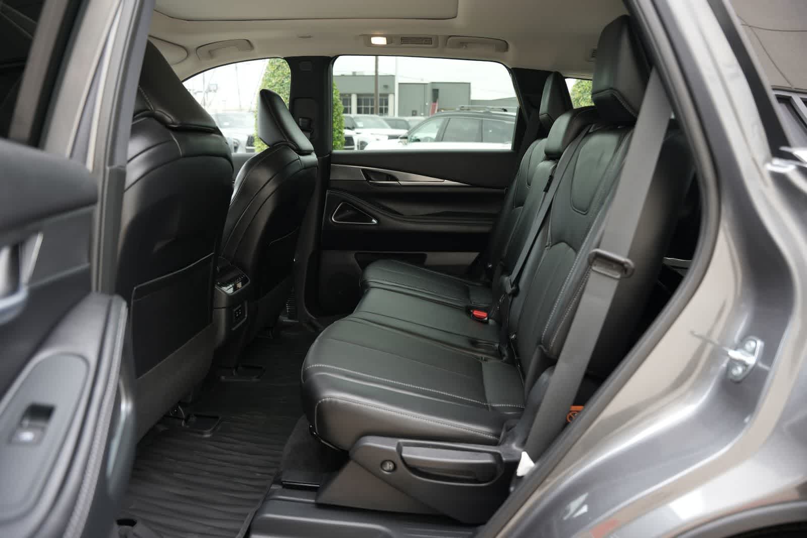 2027 INFINITI QX60 LUXE