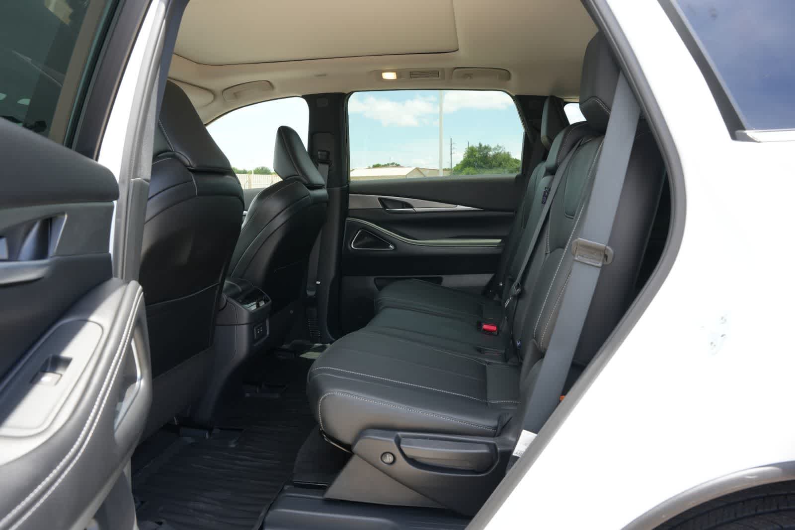 2027 INFINITI QX60 LUXE