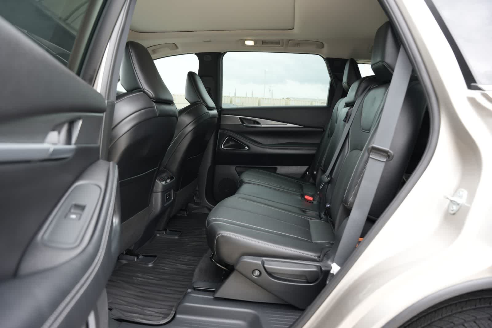 2027 INFINITI QX60 LUXE