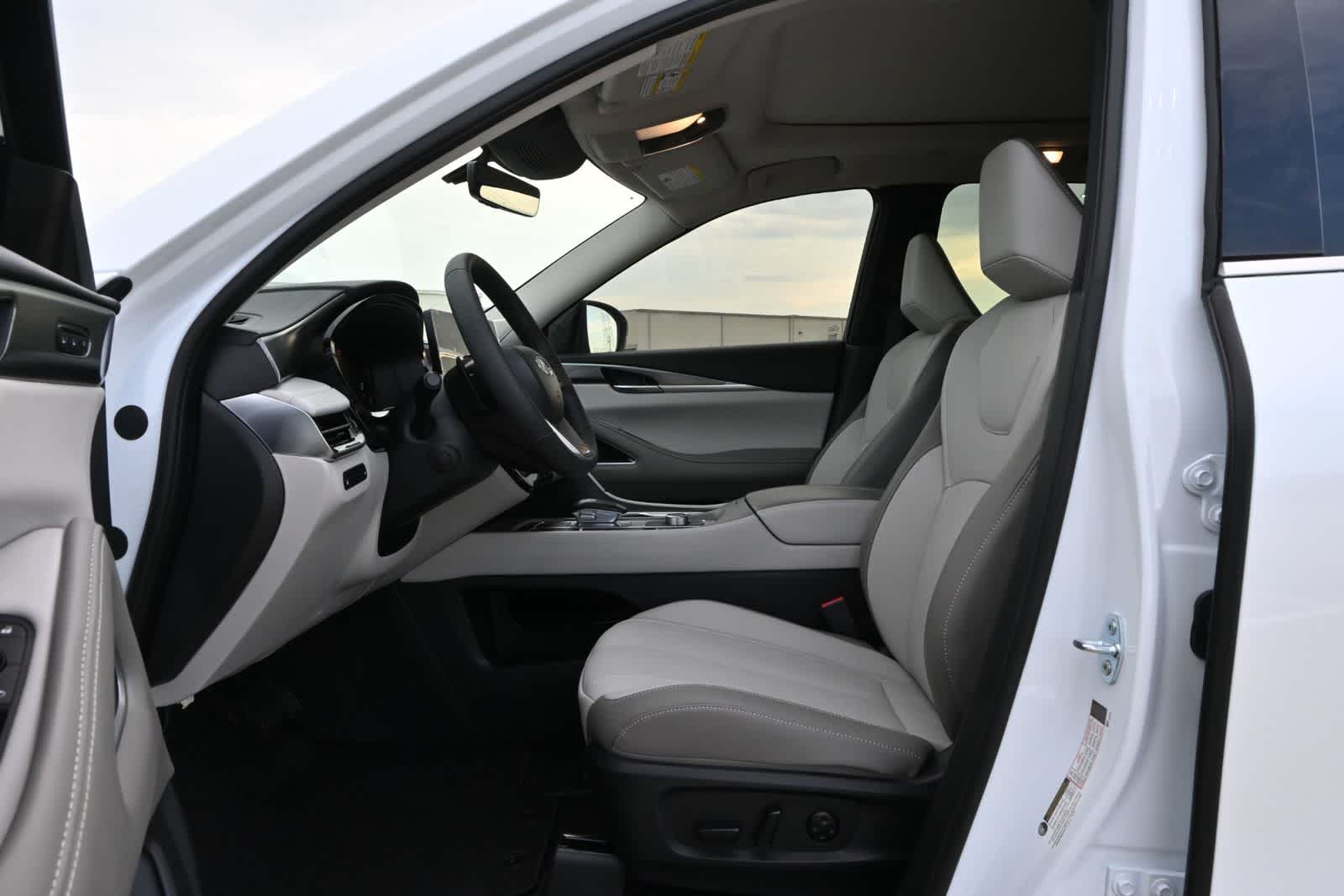 2027 INFINITI QX60 LUXE