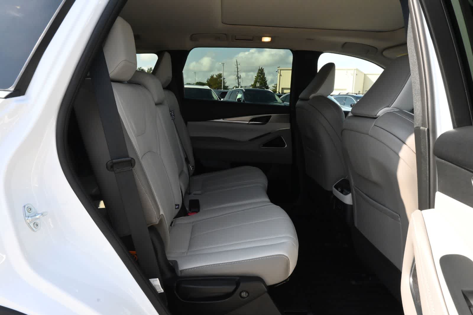 2027 INFINITI QX60 LUXE
