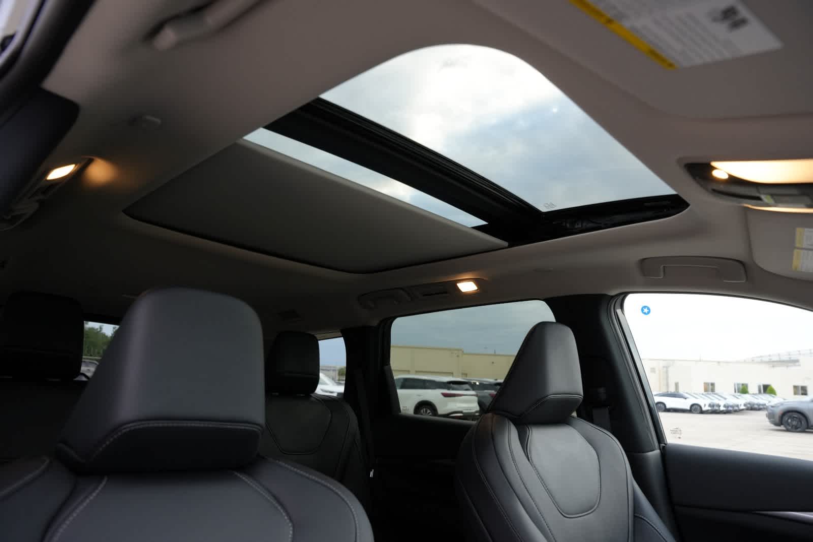 2027 INFINITI QX60 LUXE