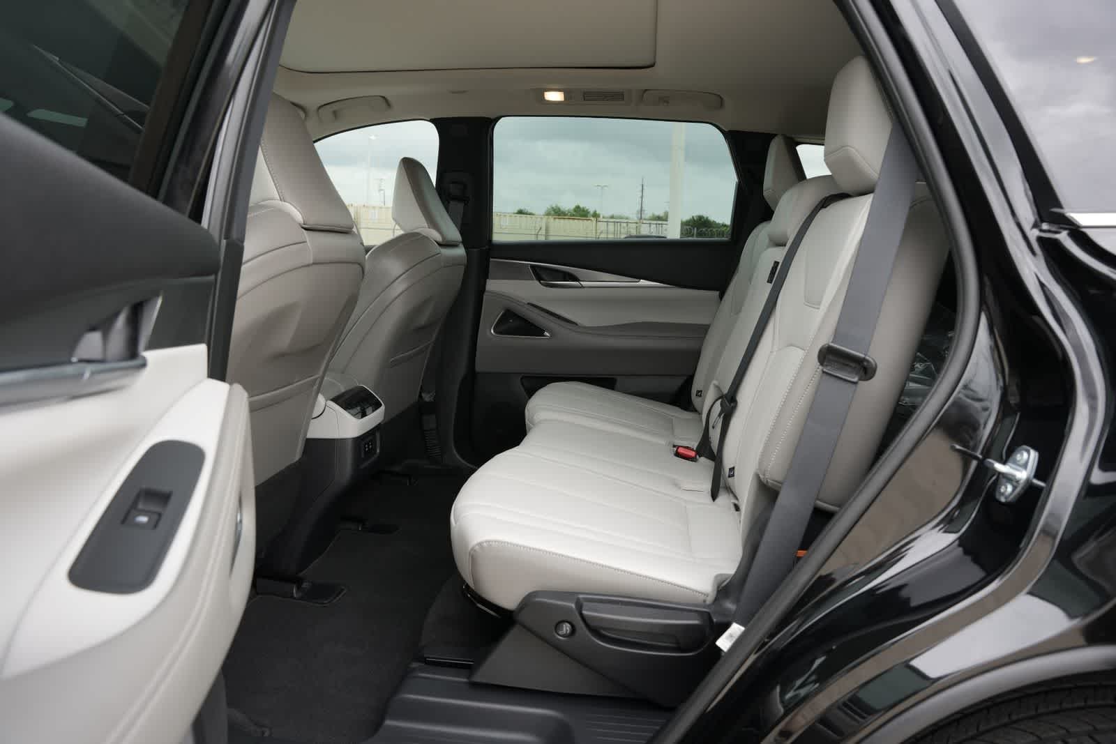 2027 INFINITI QX60 LUXE